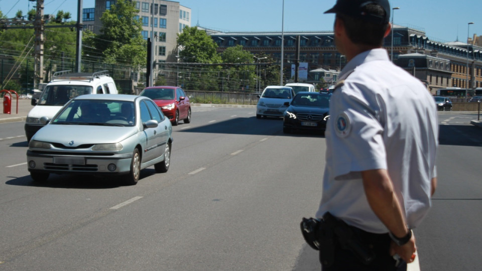 Lyon : il demande &agrave; sa compagne sans permis de prendre le volant &agrave; un contr&ocirc;le de police