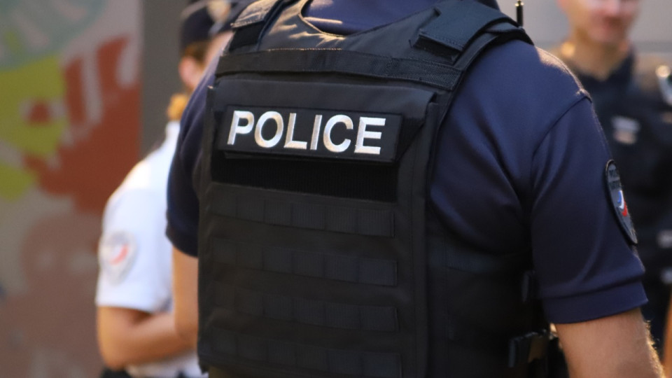 Lyon : ivre, il sort un couteau pour manger et menace des passants