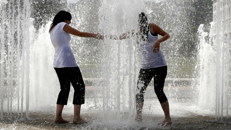 Canicule : le PCF de Lyon demande à l’Etat la gratuité des transports et des piscines