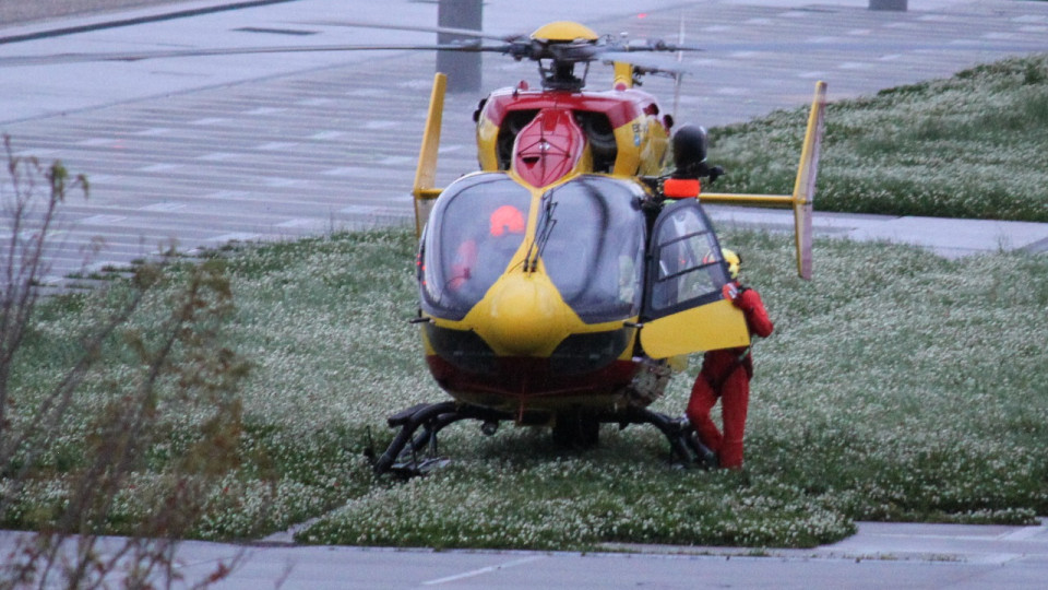Un homme héliporté à Lyon après avoir été blessé par balle à Cours-la-Ville