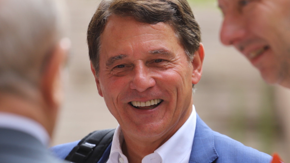 Le maire de Francheville a-t-il refusé de poser avec une bachelière voilée ?