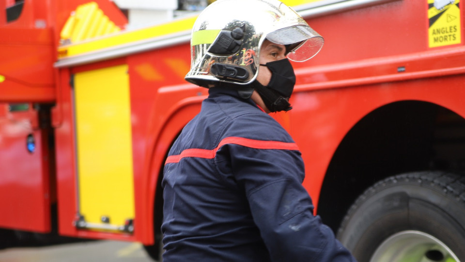 Dans l'Ain, les pompiers ont le droit de filmer leurs interventions sur le terrain
