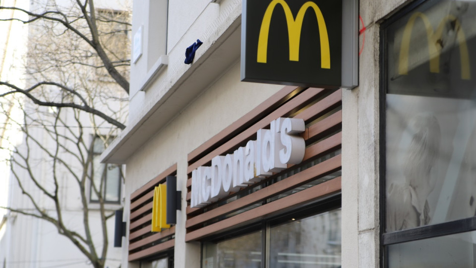 Ain : il frappe un employé McDonald's pour un burger trop froid