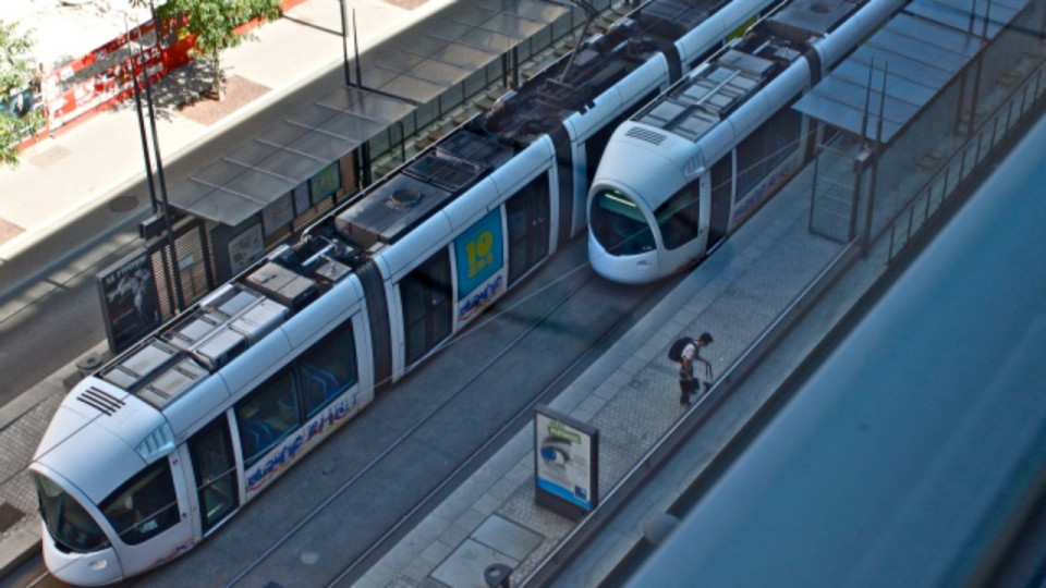Lyon : Trafic du T1 et T4 rétabli après l'incident d'un camion coincé sur les voies du Tonkin