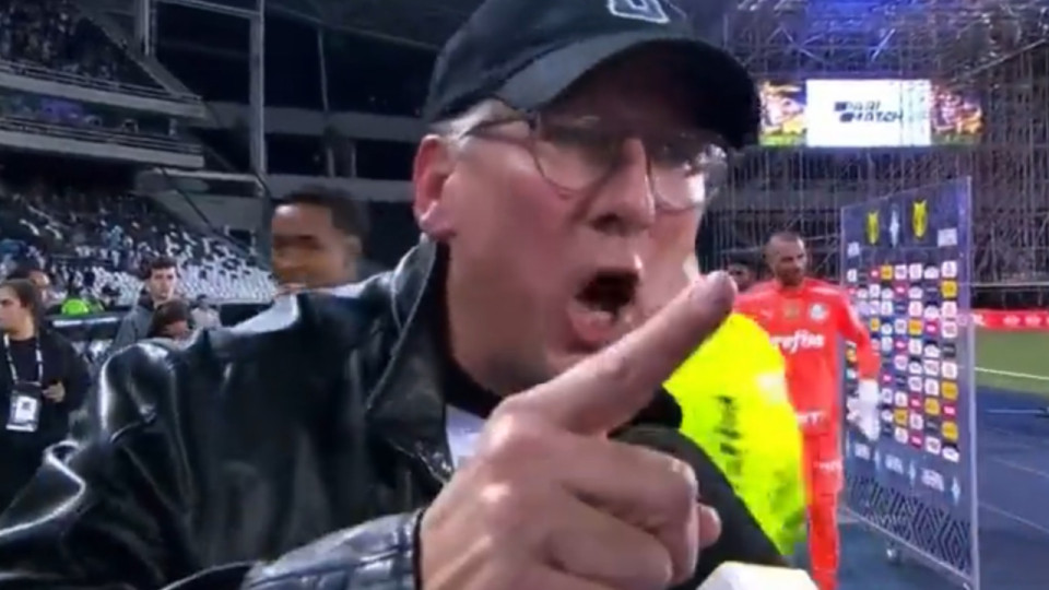 Au Brésil, la grosse colère de John Textor (OL) qui crie à la corruption de l'arbitrage