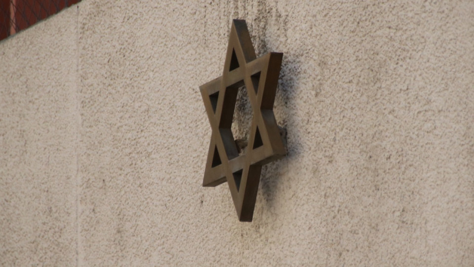 Femme juive agressée à Lyon : "Penser que je me suis moi-même fait du mal, c'est invraisemblable"