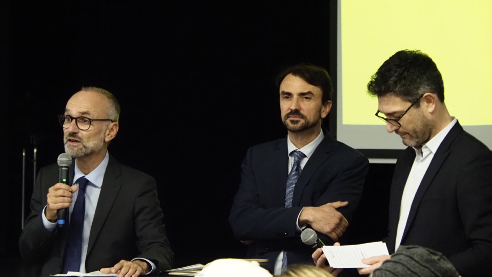 "Vous n'avez pas honte M. le maire ?" : aux réunions de bilan de mi-mandat, Grégory Doucet affronte le mécontentement des Lyonnais