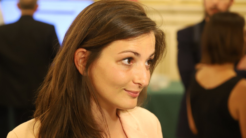 "Je vous écris de mon duvet" : la nuit de Marie-Charlotte Garin dans le gymnase d'une école pour alerter sur le manque d'hébergements d'urgence