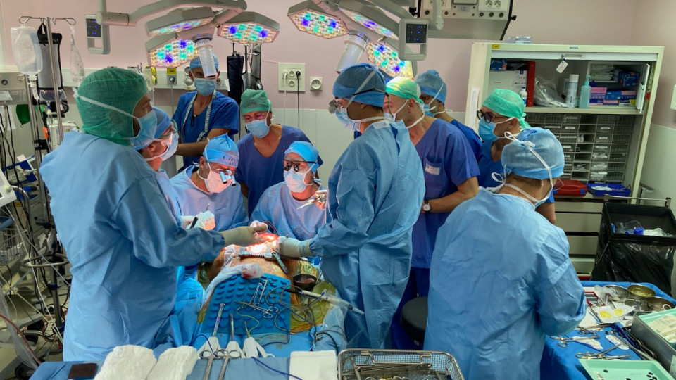Lyon : les HCL réalisent la première greffe de larynx en France