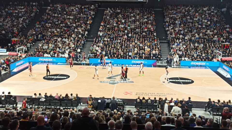 Inauguration de la LDLC Arena : une grosse ambiance et une défaite au bout du suspense pour l'ASVEL