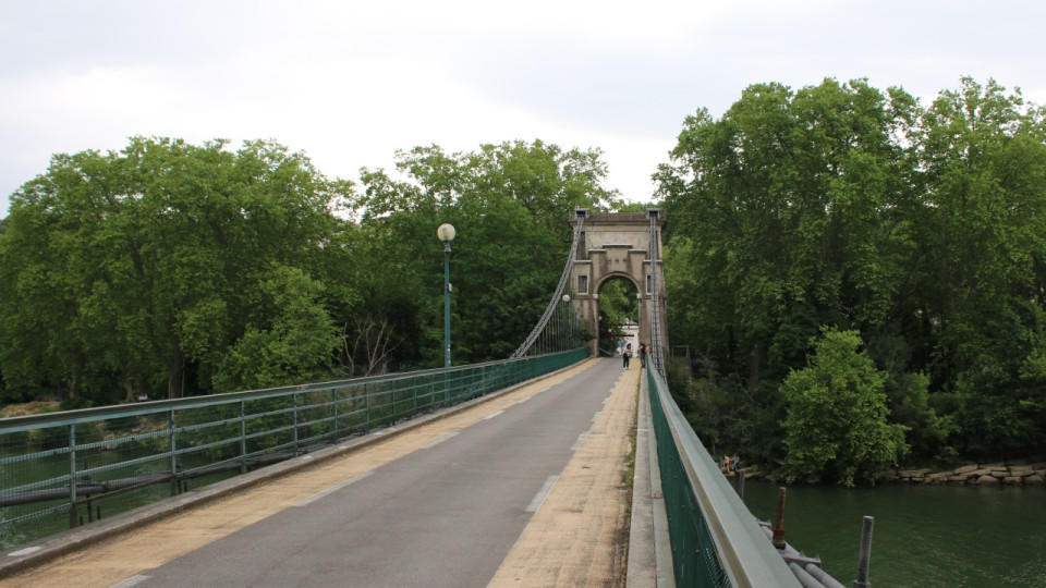 Lyon : héroïque, un pompier plonge dans la Saône pour sauver un homme de la noyade
