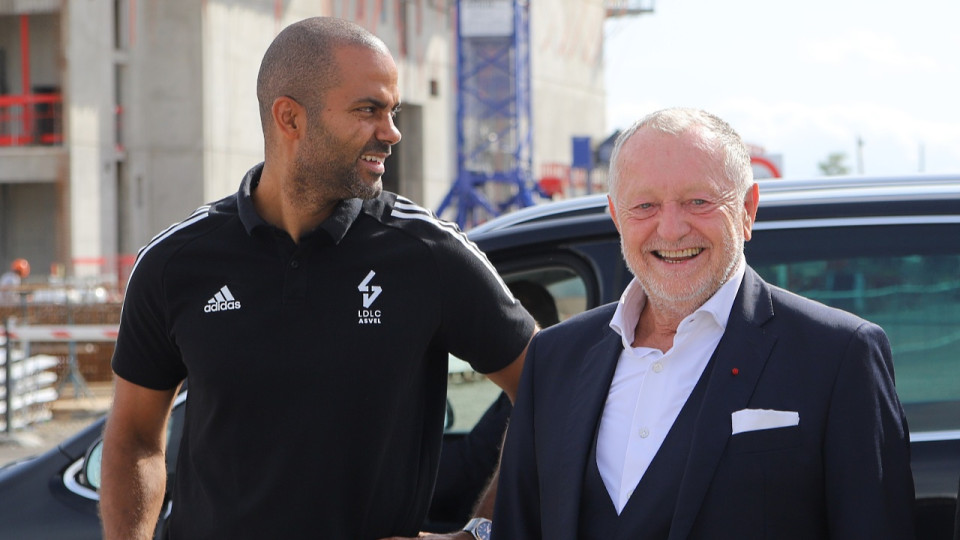OL : un match Jean-Michel Aulas / Tony Parker pour le rachat de la LDLC Arena