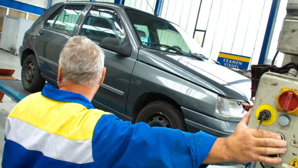 Suppression de places de stationnement : un garagiste gagne au tribunal contre la Métropole de Lyon