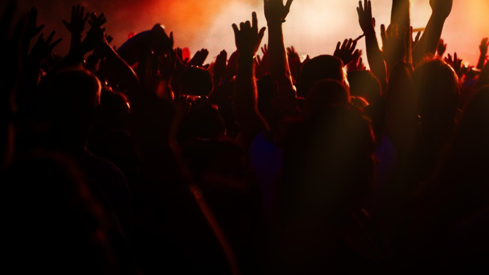 Rave party à Givors : le propriétaire du site face aux policiers