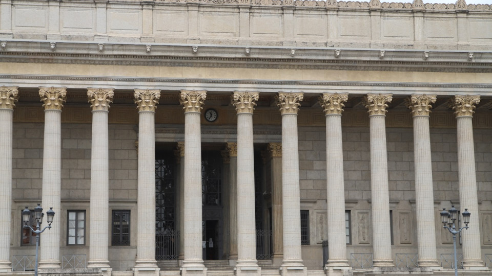 Lyon : important déploiement de pompiers au palais de justice, les fumées provenaient du chauffage 