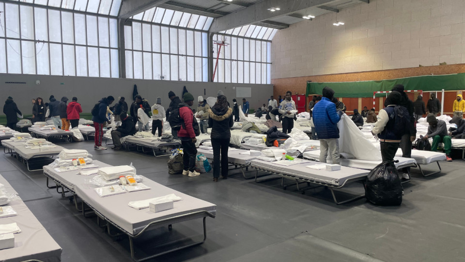 "On ne manquera pas d’envoyer la facture à la préfète" : la Ville de Lyon accueille 140 mineurs isolés dans le gymnase Gabriel Rosset