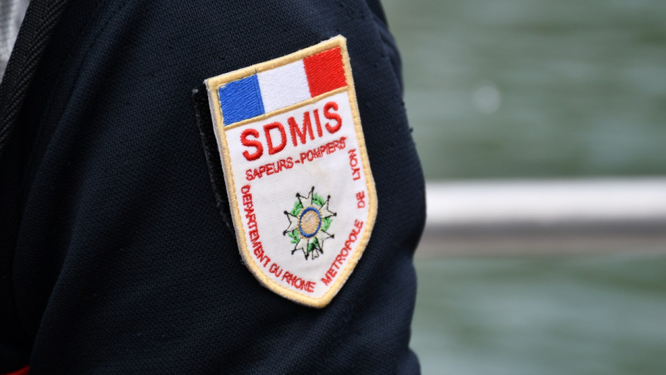 Lyon : en pleine intervention, un pompier est frappé au visage