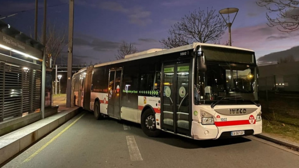 Près de Lyon : un bus se retrouve bloqué, la desserte du GHM Les Portes du Sud dégradée