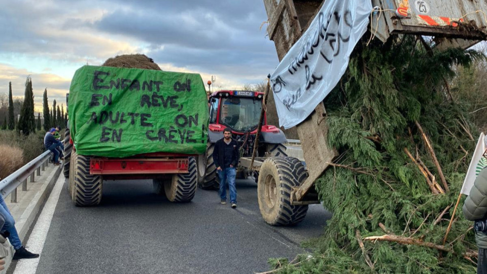L'A89 désormais bloquée par les agriculteurs en plus de l'A6 et de la M7 : Lyon dans un étau
