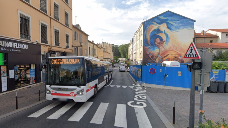 Fin du bras de fer ? La Métropole de Lyon abandonne la mise à sens unique de toute la Grande rue d'Oullins