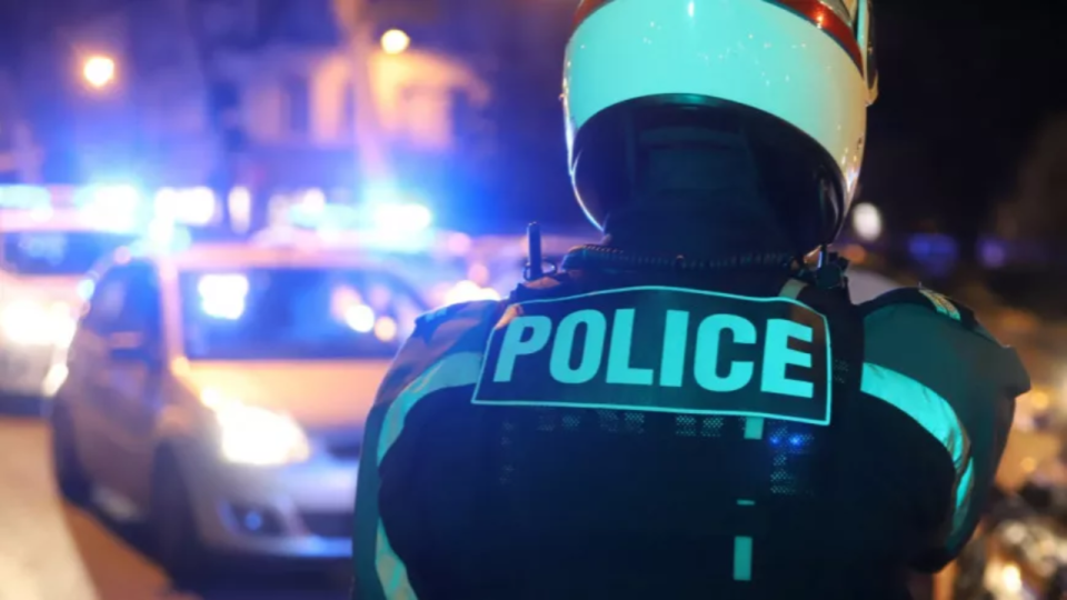 Villeurbanne : à bord d’une voiture volée, il blesse sept policiers