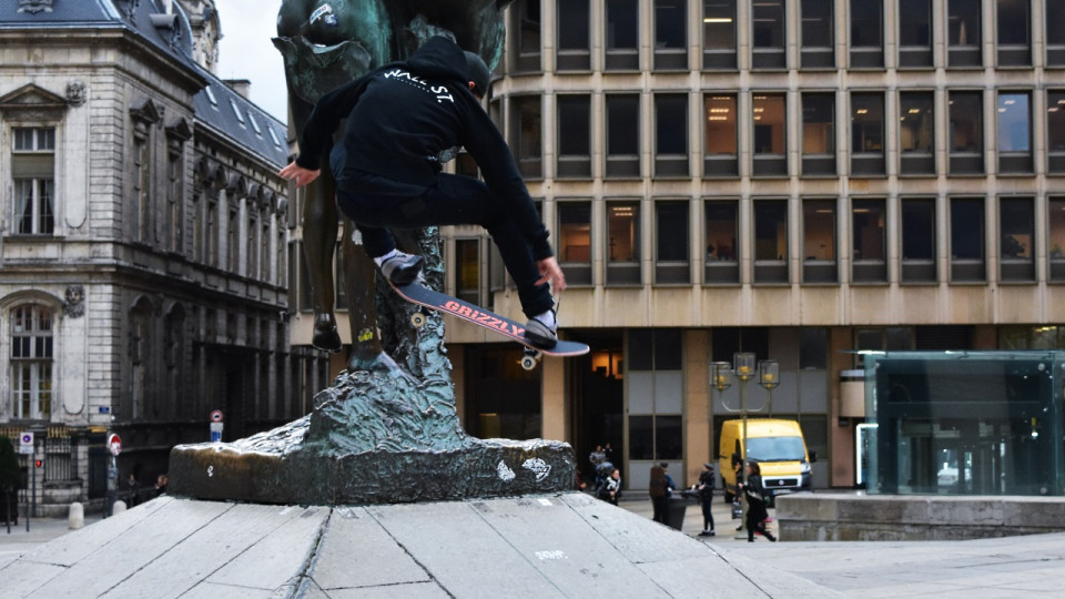 En route pour les JO,  le skateur lyonnais Aurélien Giraud rafle la Street League de Paris