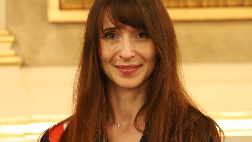 Changer la loi pour aider les élus qui ont des enfants : une adjointe au maire de Lyon lance un appel