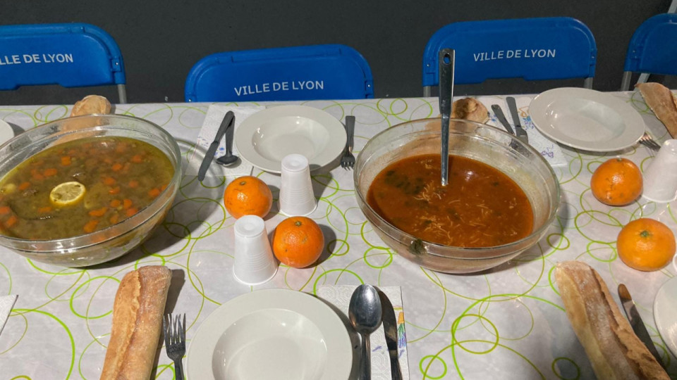 Ramadan : pourquoi la Ville de Lyon avait-elle prêté des chaises pour l'iftar de la Grande Mosquée ?