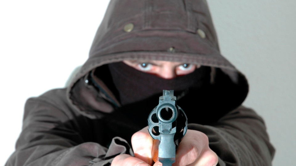 Lyon : dans la panique, les braqueurs font tomber leur butin et leur pistolet