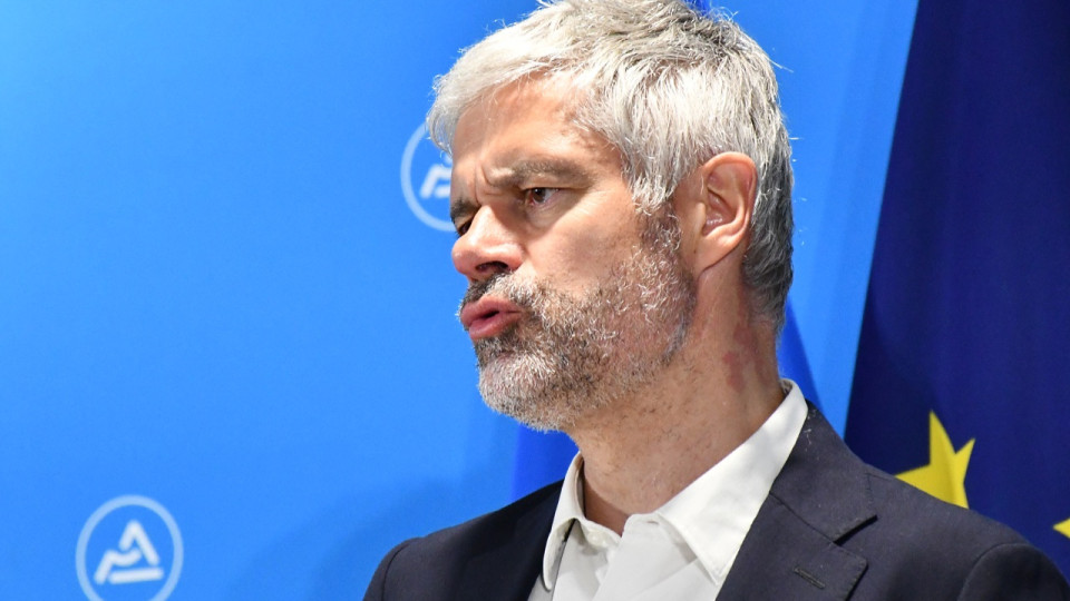 Un "dîner des sommets" japonais ? Laurent Wauquiez taclé par son opposition