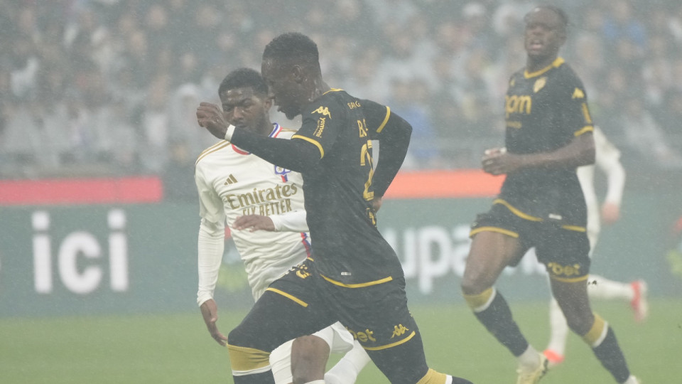 OL-Monaco : Lyon évite la noyade et entrevoit l'Europe