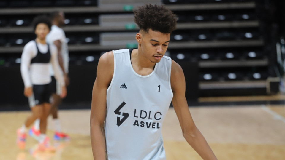 L’ancien joueur de l’ASVEL Victor Wembanyama élu "rookie de l’année" en NBA