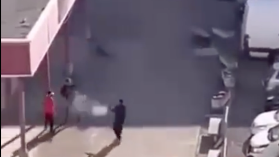 "Appelle les pompiers !" : la fusillade de Villeurbanne filmée