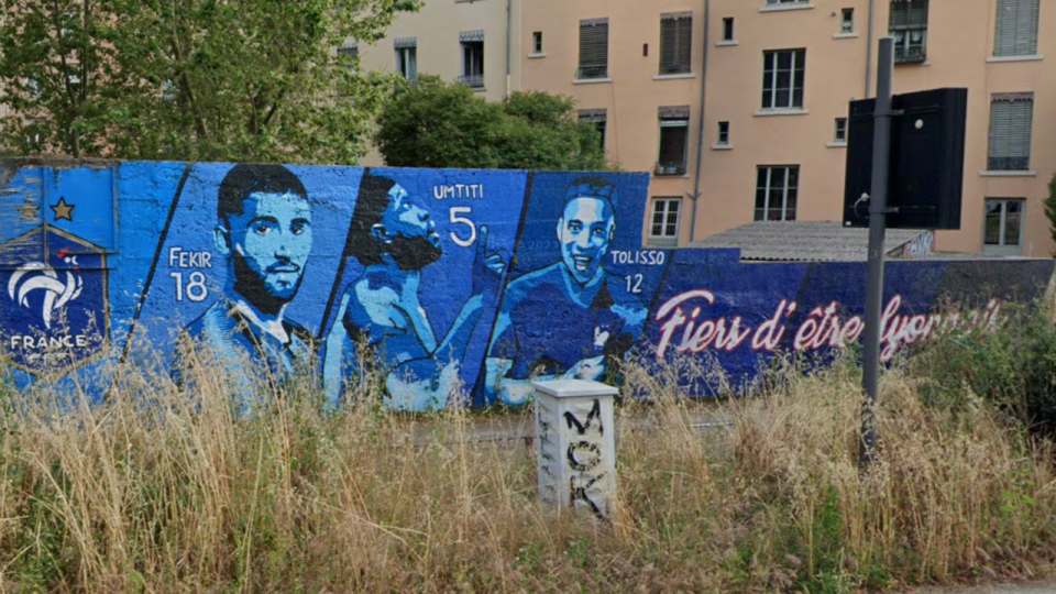 Lyon : la fresque des champions du monde lyonnais a été effacée