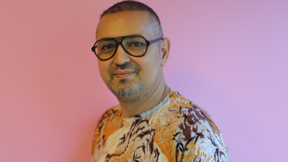 La droite éclatée au sol