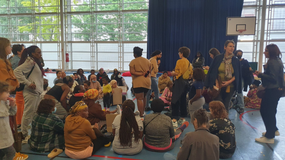 Lyon : un gymnase réquisitionné, près de 100 femmes et enfants évacués à la demande de la mairie