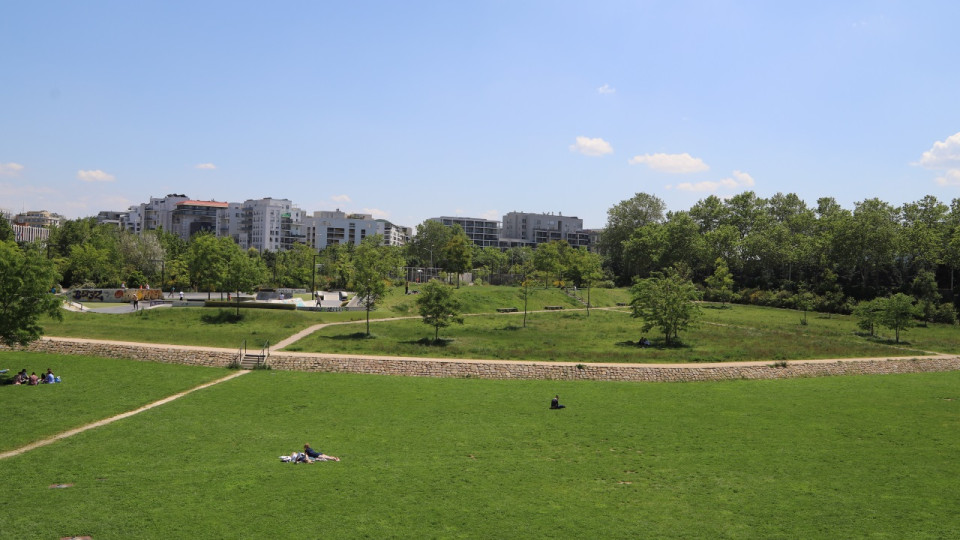 Blandan ouvert toute la nuit, horaires des piscines rallongés : Lyon se prépare à lutter contre la canicule