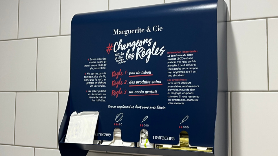 Bientôt des protections hygiéniques en libre-service dans tous les collèges de la Métropole de Lyon