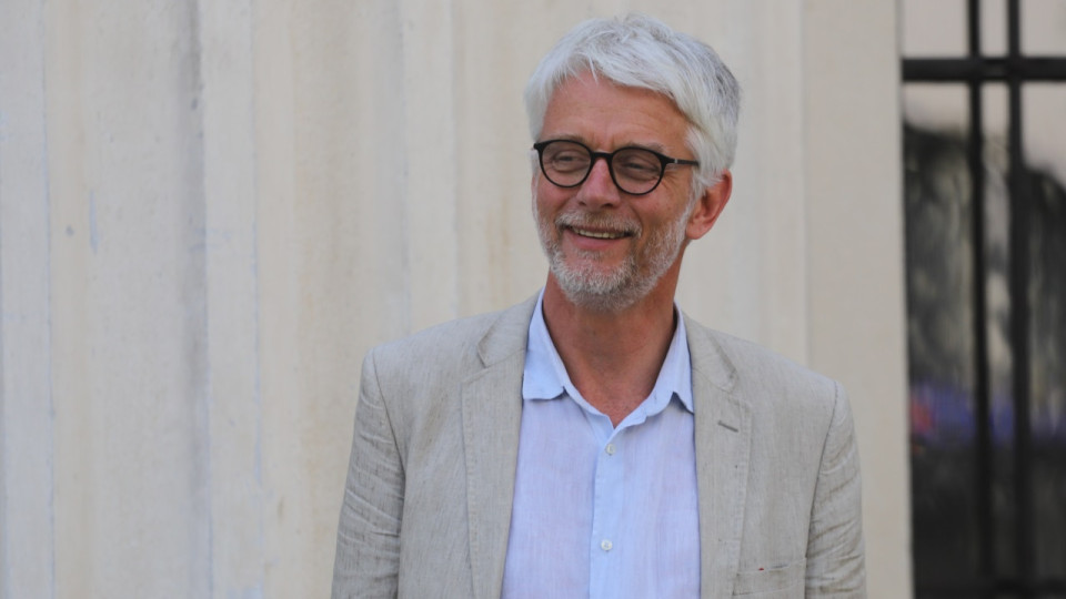 Lyon : Hubert Julien-Laferrière quitte la politique et se met au service de la protection des grands singes !