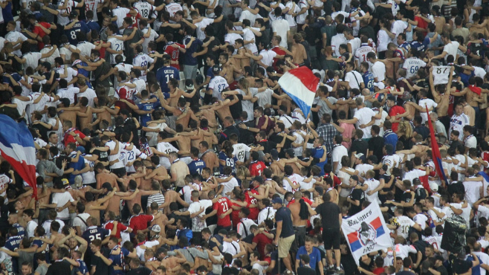 L'OL et ses supporters violents et racistes : les interdictions commerciales de stade "complètement inefficaces"