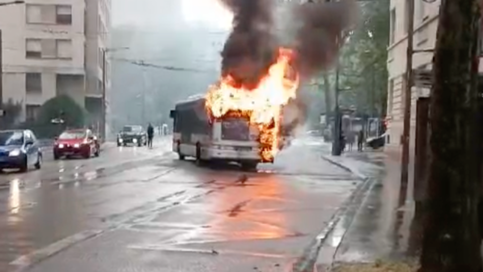 Lyon : un bus TCL victime d'un incendie ce samedi soir