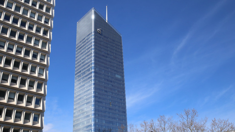 Levez les yeux à Lyon : la tour Incity affiche désormais la couleur de la qualité de l’air
