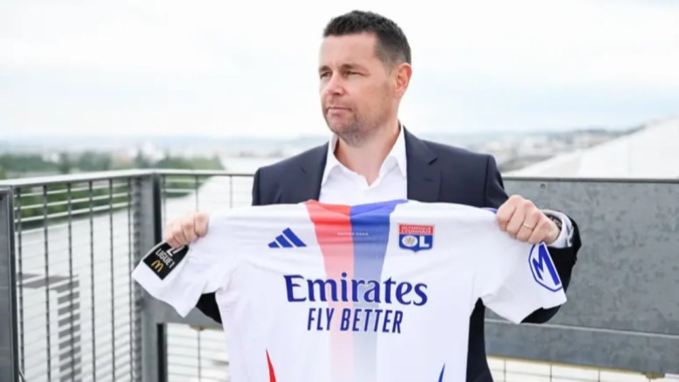 OL : Pierre Sage signe enfin son contrat, son staff dévoilé