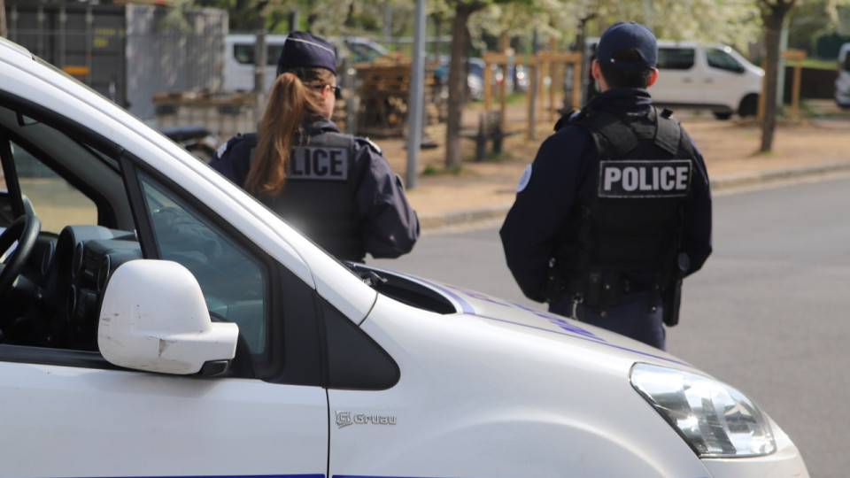 Près de Lyon : à 180 km/h sur le périphérique, il double des policiers