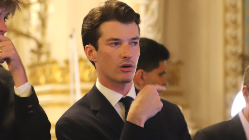 Du verre pilé dans la colle ? Alexandre Humbert Dupalais accuse les militants de Jean-Luc Fugit et porte plainte