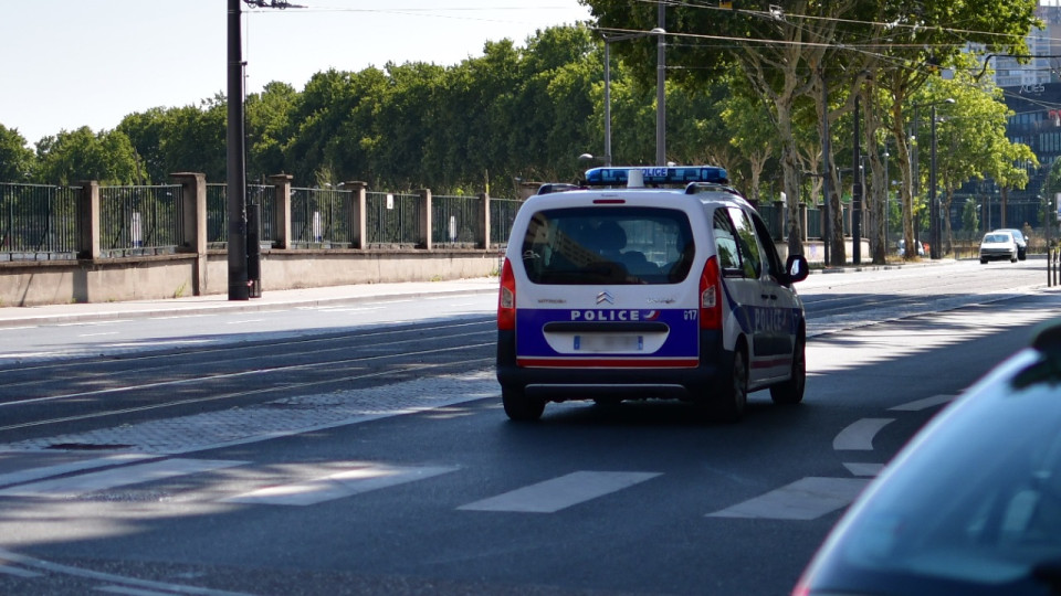 Près de Lyon : sept types de drogue différents et 38 000 euros découverts dans l'appartement d'un dealer