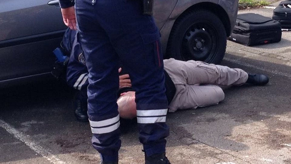 Chauffeurs routiers en int&eacute;rim, ils sont arr&ecirc;t&eacute;s pr&egrave;s de Lyon avec 2 kilos de coca&iuml;ne