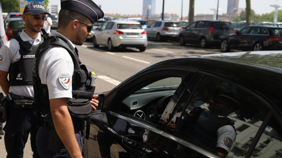 Villeurbanne : sans permis et sous l'empire du cannabis, il tente d'échapper à un contrôle grâce à un complice