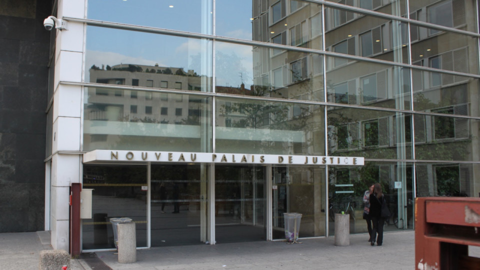 Lyon : six mois de prison ferme pour le vol d'un collier en or