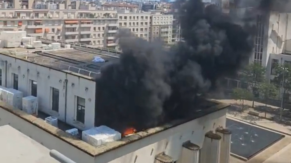 Villeurbanne : un incendie s’est déclaré sur une terrasse de la mairie